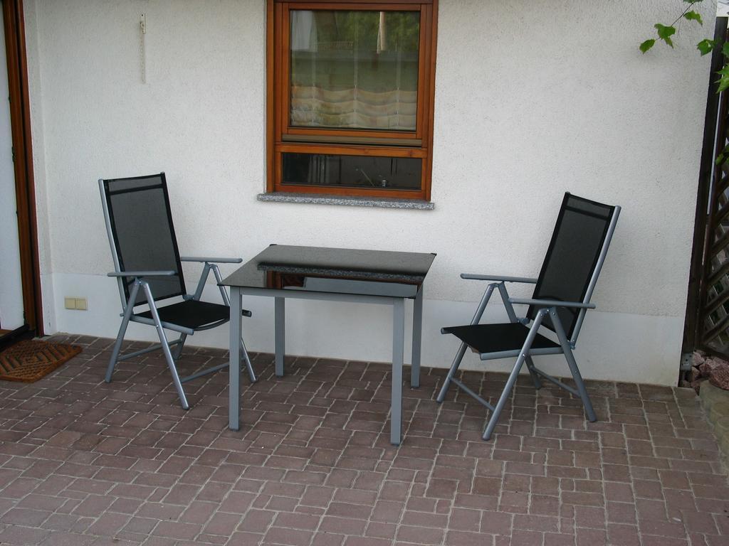 2-Zimmer-Ferienwohnung Gartenblick Rottweil Buitenkant foto