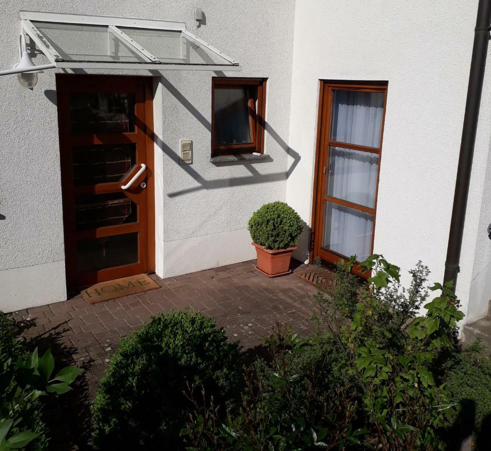 2-Zimmer-Ferienwohnung Gartenblick Rottweil Buitenkant foto
